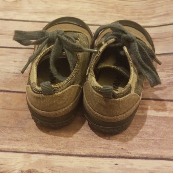 Old Navy Camo Sneakers - Picture 3 of 4